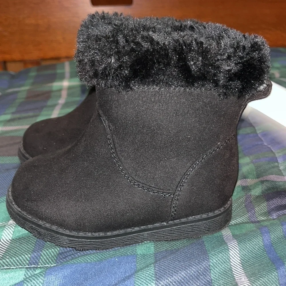 Toddler Girls' Emani Zipper Slip-On Shearling Style Winter Boots - Cat & Jack